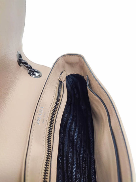 Cartera "Cammeo Leather Studded Crossbody"