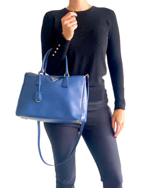 Cartera "Saffiano Lux Double Zip Galleria Medium Tote"