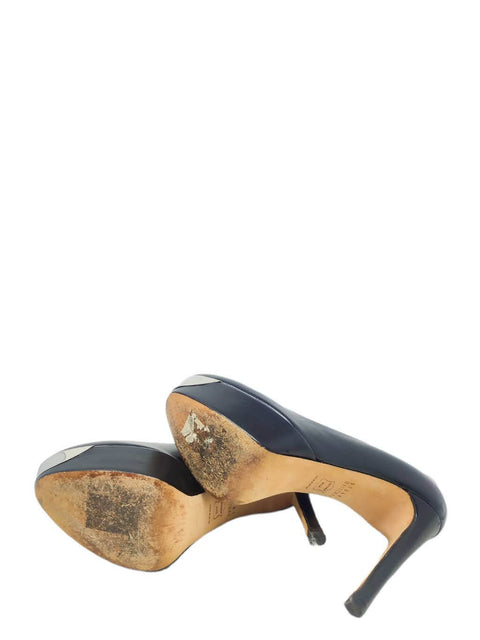 Tacones negros
