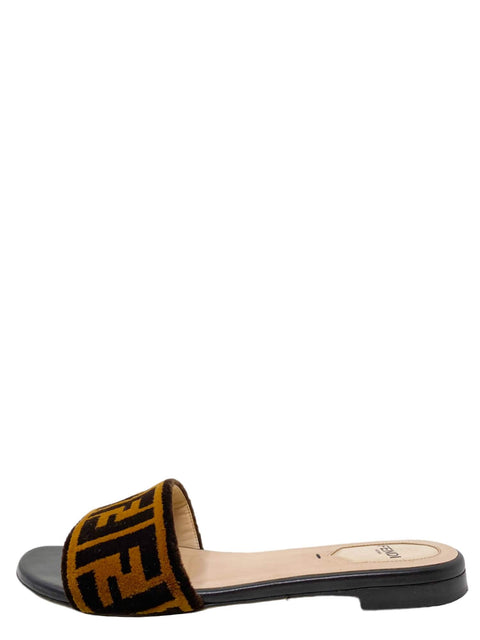 Sandalias "Zucca FF Logo Leather Slides"