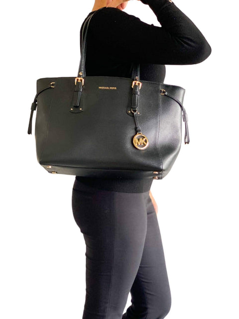 Bolso "Voyager Medium Crossgrain Leather Tote Bag"