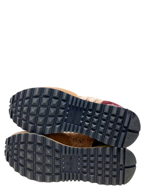Tenis "Rockstud Accents Suede Sneakers"